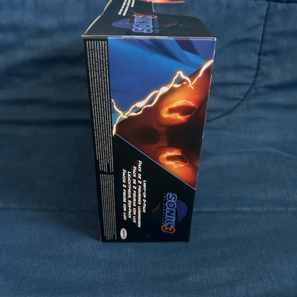 Sonic the Hedgehog 3: Super Shadow / Super Sonic Light-Up 2-Pack - Picture 9 of 12